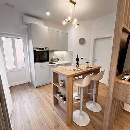 Dmm Apartments 티바트 외부 사진