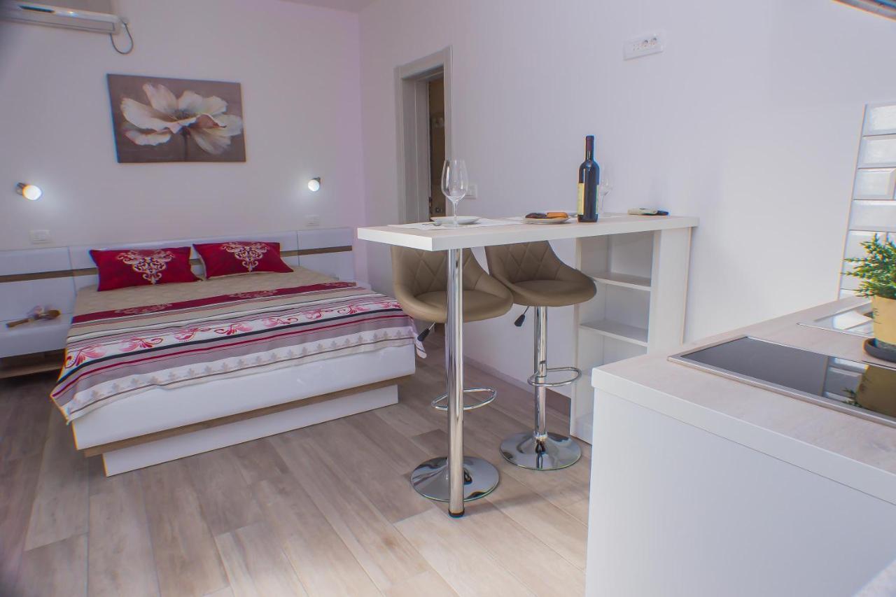 Dmm Apartments 티바트 외부 사진